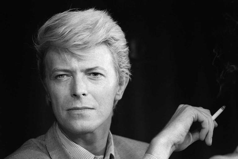 Como David Bowie foi um camaleão que transformou a música de seu tempo