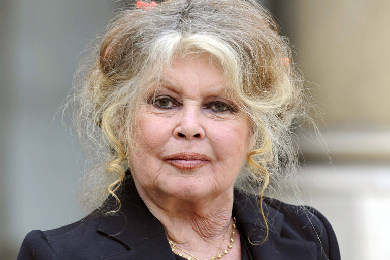 Brigitte Bardot, aos 88, é atendida após sentir dificuldade para respirar