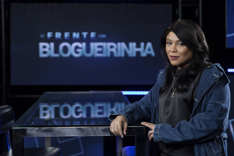 'De Frente com Blogueirinha': veja apresentadora no estúdio do programa 