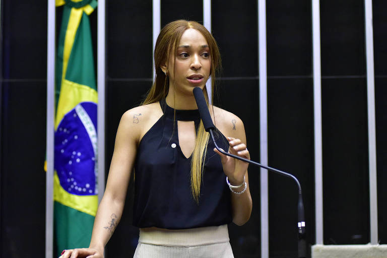 Erika Hilton cobra ação do CNJ contra tribunal que excluiu trans, indígenas e quilombolas de portaria
