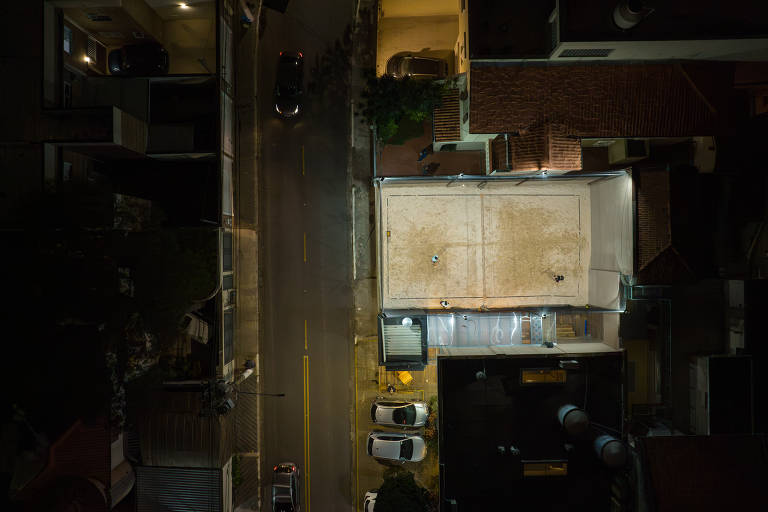 O grande problema é que as quadras esportivas ficam todas a céu aberto e não possuem isolamento acústico. Criado na Itália na década de 1980, o esporte foi trazido ao Brasil em 2008 e se espalhou pelo país durante a pandemia de Covid-19