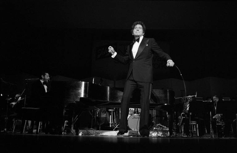 Tony Bennett em show no Newport Jazz Festival no Carnegie Hall em Nova York, em junho de 1976