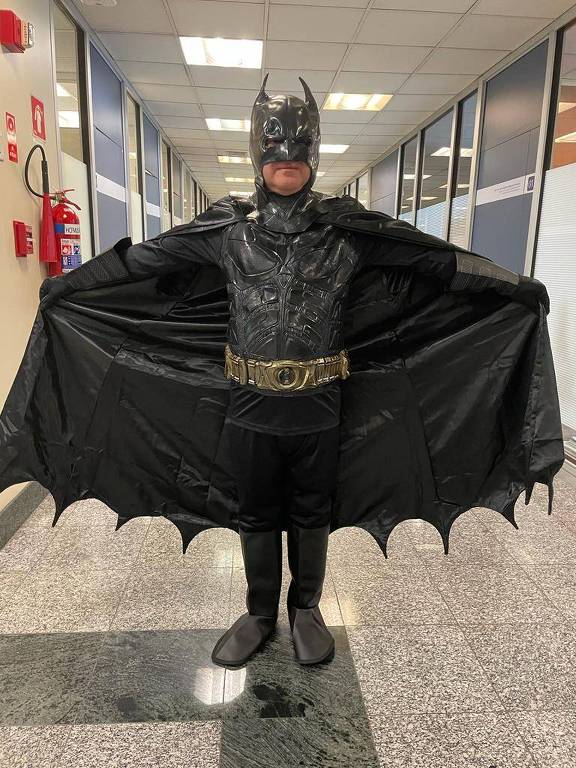 O médico Roberto Kalil Filho fantasiado de Batman