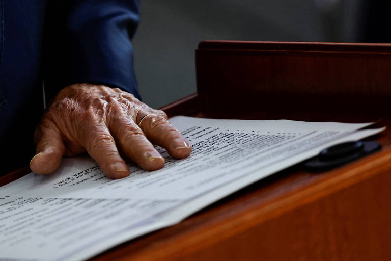 A proposta prevê pena de 20 a 40 anos de prisão em caso de atentado contra a vida dos presidentes dos três Poderes, do vice-presidente da República, de ministros do STF (Supremo Tribunal Federal) e do procurador-geral da República