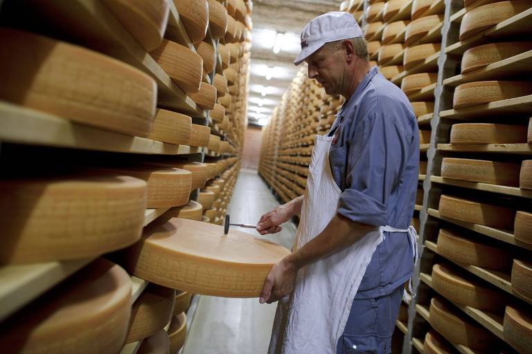Por que a Suíça, logo ela, está importando tanto queijo?