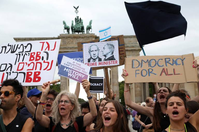 Manifestantes em Berlim protestam em solidariedade a atos contra reforma judicial em Israel, em julho