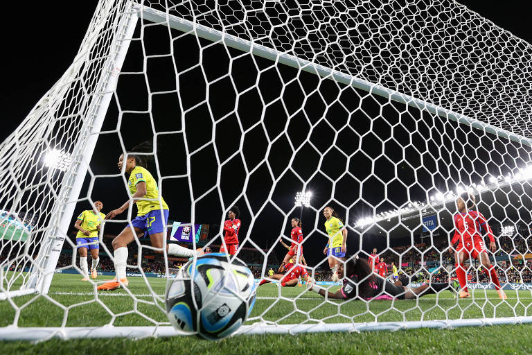 De Barbie, Copa feminina e bobos