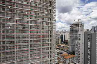 Edifícios em construção na avenida Rebouças (SP)