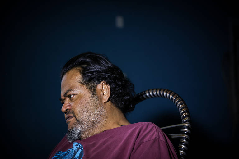 Adenor do Nascimento Alves, 53, mora em Goiânia e, segundo ele, há anos está no aguardo de fazer uma cirurgia de fimose pelo SUS