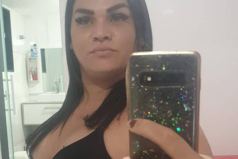 Mulher é encontrada morta com sinais de facada no RJ, e parentes apontam transfobia