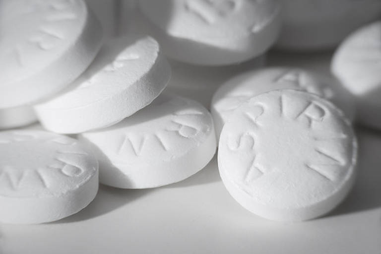 Idosos sem histórico de infarto ou derrame não devem tomar aspirina, segundo análise
