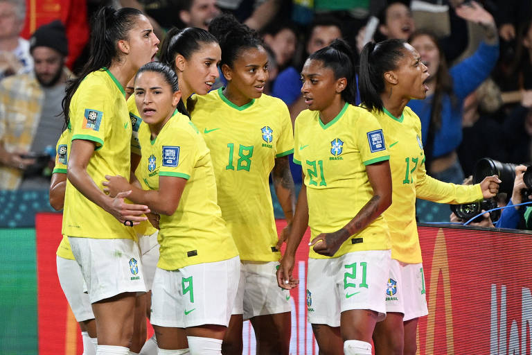 Veja imagens de França x Brasil pela Copa do Mundo feminina