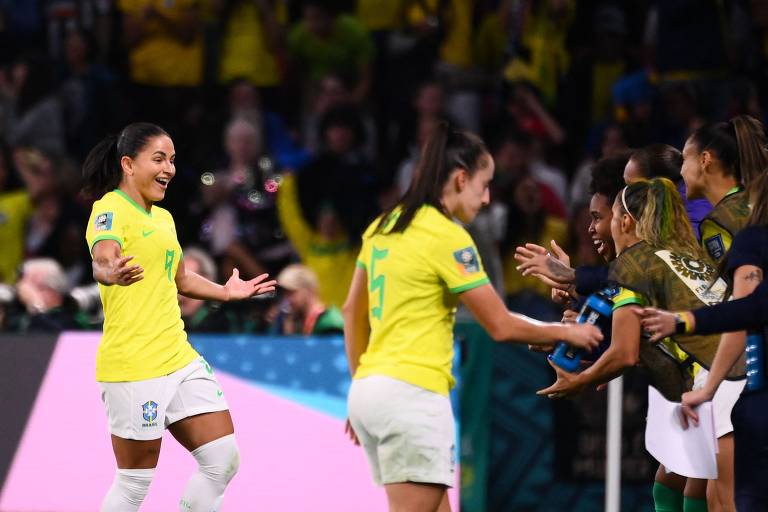 Copa do Mundo Feminina: estreia do Brasil faz Globo dobrar