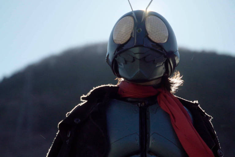 'Shin Kamen Rider' une ação e tom intimista nos 50 anos da franquia