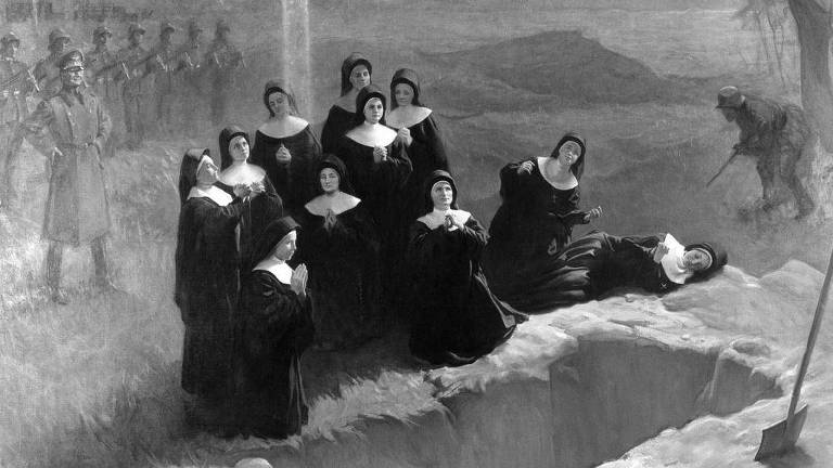 Pintura mostra freiras reunidas diante de uma cova; ao fundo, estão soldados nazistas