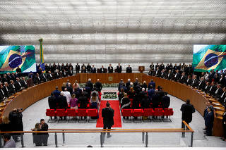 Ministros em solenidade no plenário do Superior Tribunal de Justiça