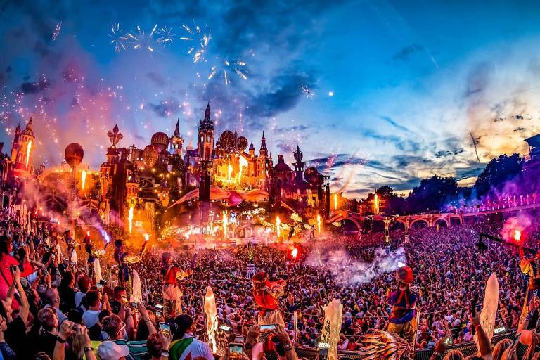 Como é o Tomorrowland, um dos maiores festivais de música eletrônica do mundo
