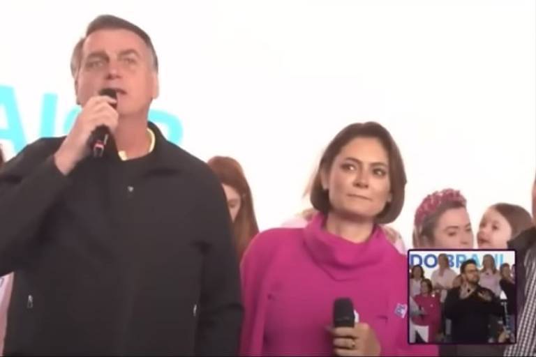 Deputada quer obrigar Bolsonaro a vacinar a filha Laura - 03/05/2023 -  Mônica Bergamo - Folha