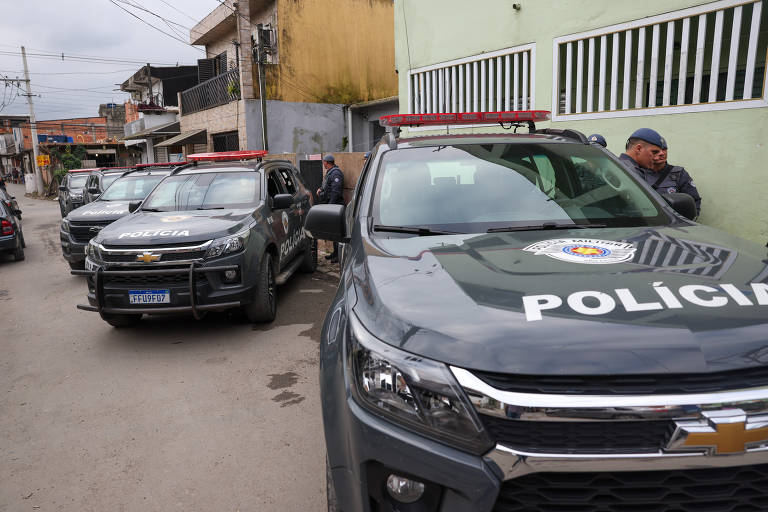 Movimentação de policiais militares do Baep na Vila Zilda, onde o policial da Rota foi morto na semana passada e deu origem à Operação Escudo