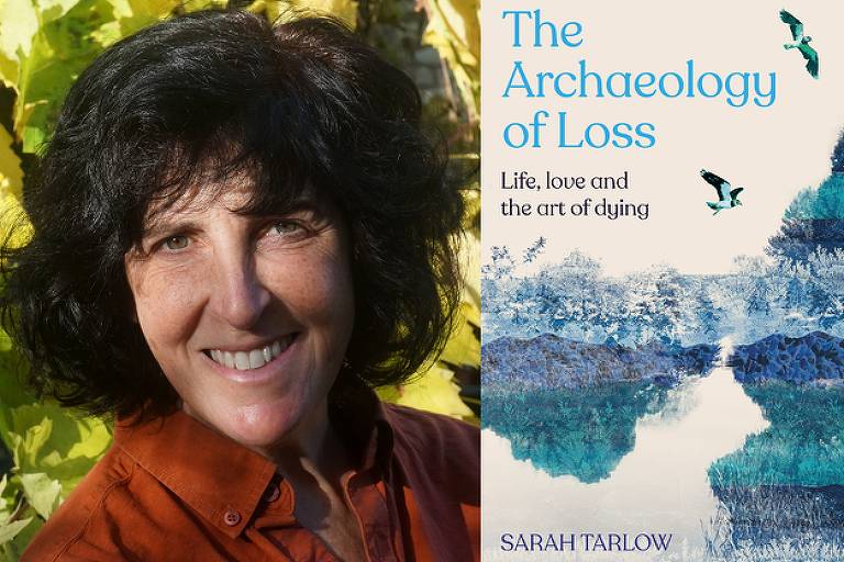 A arqueóloga britânica Sarah Tarlow ao lado da capa de seu livro