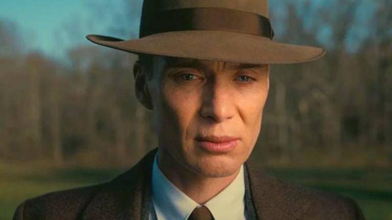 O ator Cillian Murphy de chapéu no filme Oppenheimer