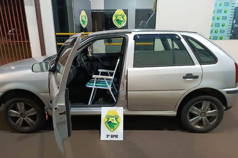 Carro com cadeira de praia é apreendido no Paraná