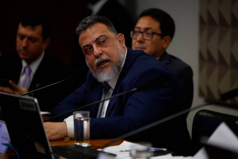 O ex-diretor-adjunto da Abin (Agência Brasileira de Inteligência) Saulo Moura da Cunha em depoimento à CPI do 8 de janeiro no Senado, em Brasília