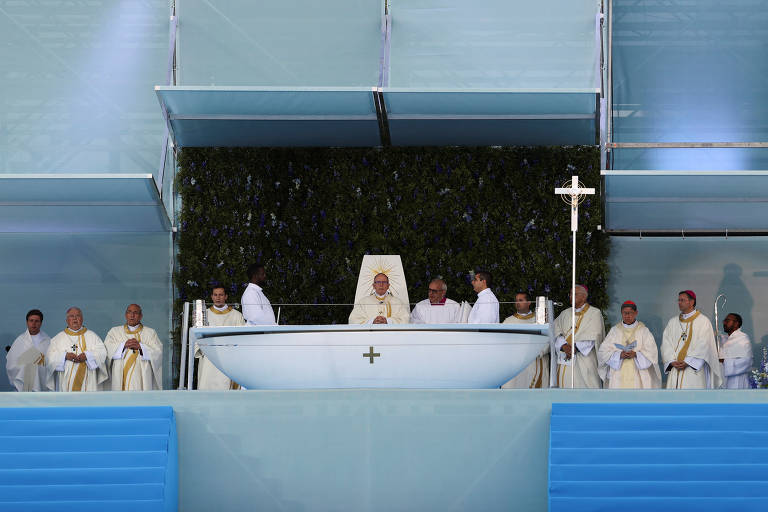 O cardeal-patriarca de Lisboa, Manuel Clemente, celebrou a missa inaugural do evento
