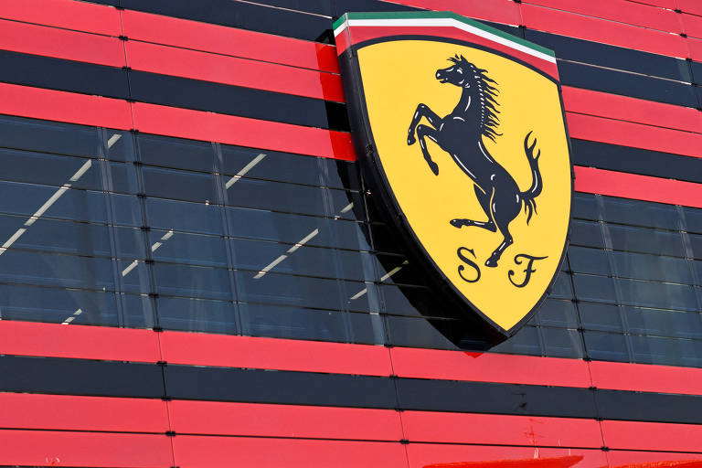 Compradores de Ferrari turbinam supercarros e inflam previsão de lucros de montadora