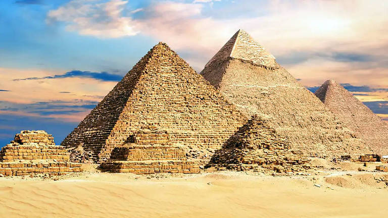 As pirâmides de Gizé, no Egito, era um destino popular entre os romanos abastados