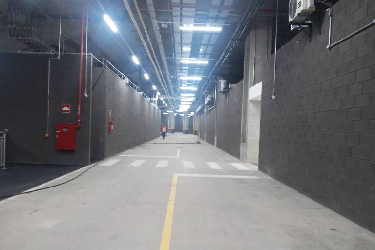 A "rua" interna da Arena MRV, que circula o campo e será usada para transporte de equipamentos usados na montagem de palcos e outras estruturas para shows.