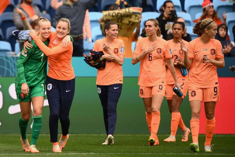 Holanda vence África do Sul e enfrenta Espanha nas quartas de final