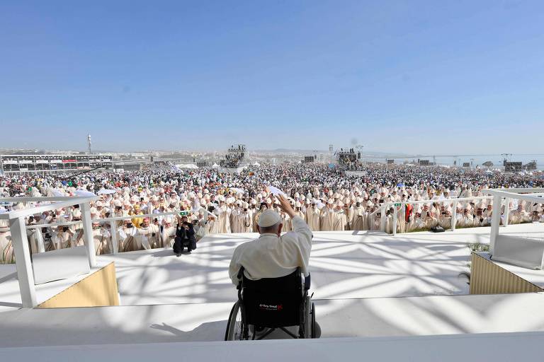 Papa encerra jornada em Portugal com 1,5 milhão de fiéis e anuncia Seul como próxima sede