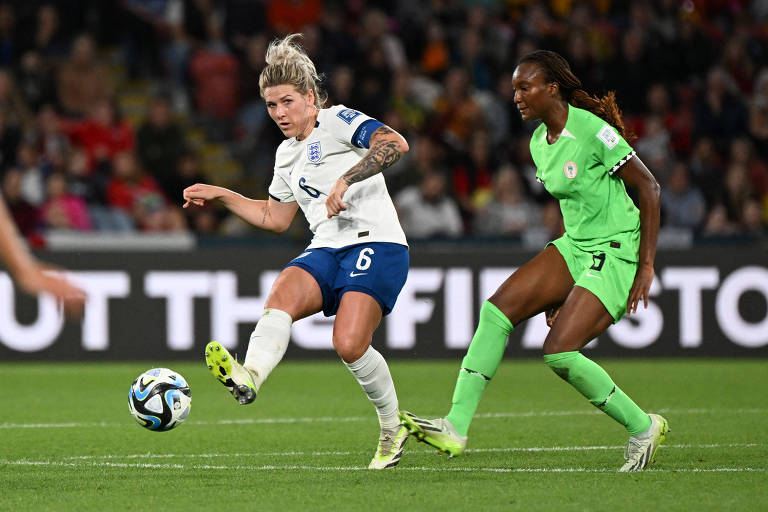 Inglaterra supera Nigéria nos pênaltis, mas vê estrela do time ser expulsa