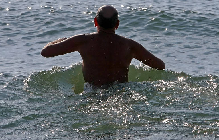 Descubra como nadar na piscina sem qualquer receio