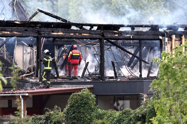 Incêndio em casa para pessoas com deficiência mata 11 na França