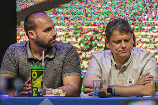 Eduardo Bolsonaro, Tarciso de Freitas e sua mulher Cristiane e Michelle Bolsonaro, participam de encontro com  empresarios e comerciantes da Zona Norte   na  Associao dos Oficiais da Polcia Militar (AOPM.