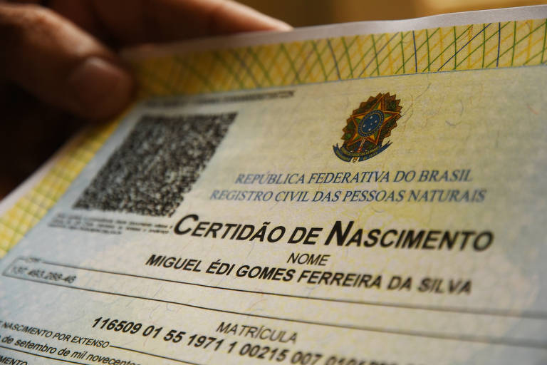 Quase 11 mil brasileiros mudaram nome em cartório após permissão