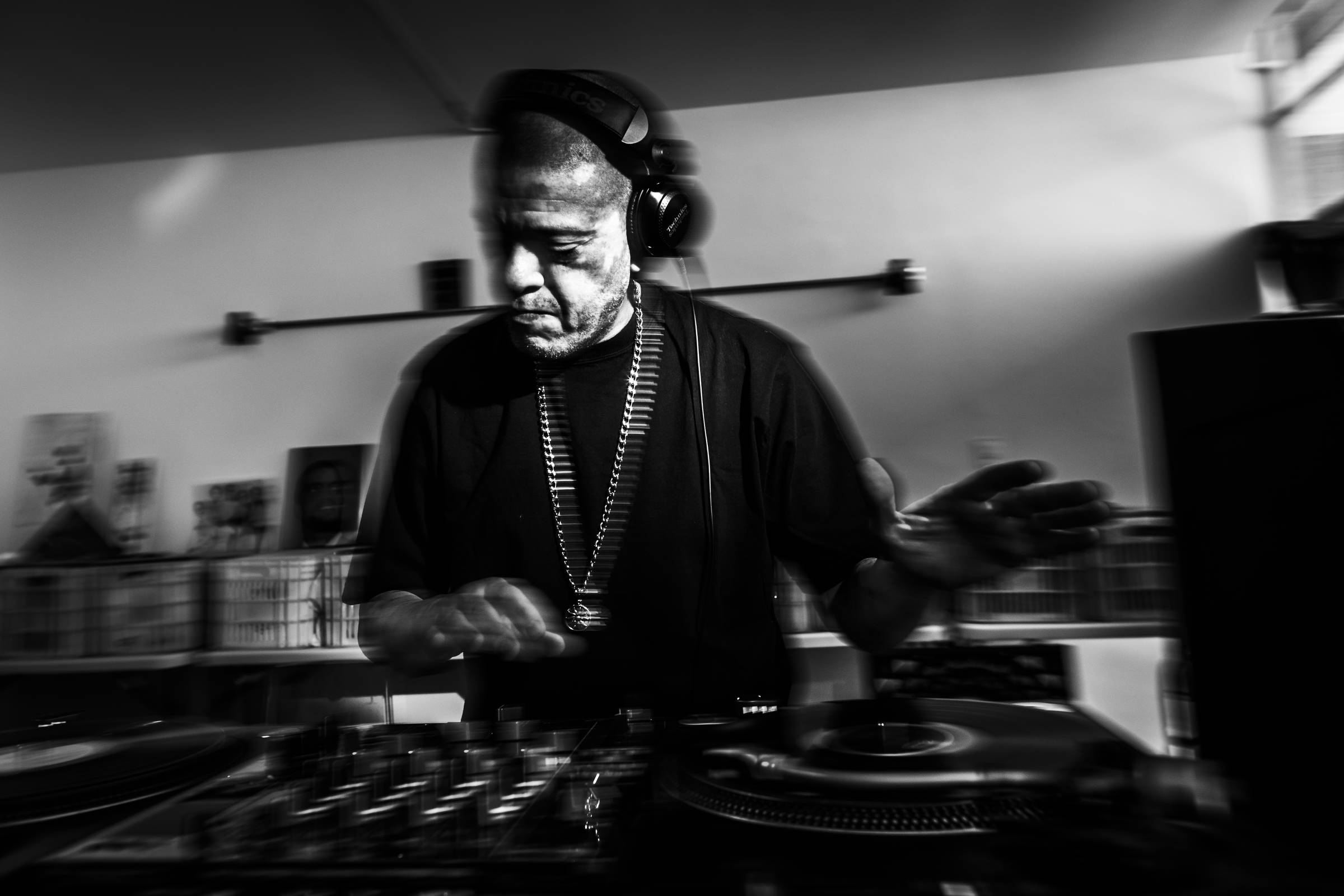 Festival sobre cultura negra do Sesc tem shows grátis de Nega Duda, Batekoo e Kl Jay