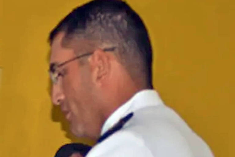 O Tenente da Marinha Marcos André Soeiro foi ex-assessor do ministro das Minas e Energia, Bento Albuquerque, e transportou as joias apreendidas pela Receita Federal no aeroporto de Guarulhos em outubro de 2021