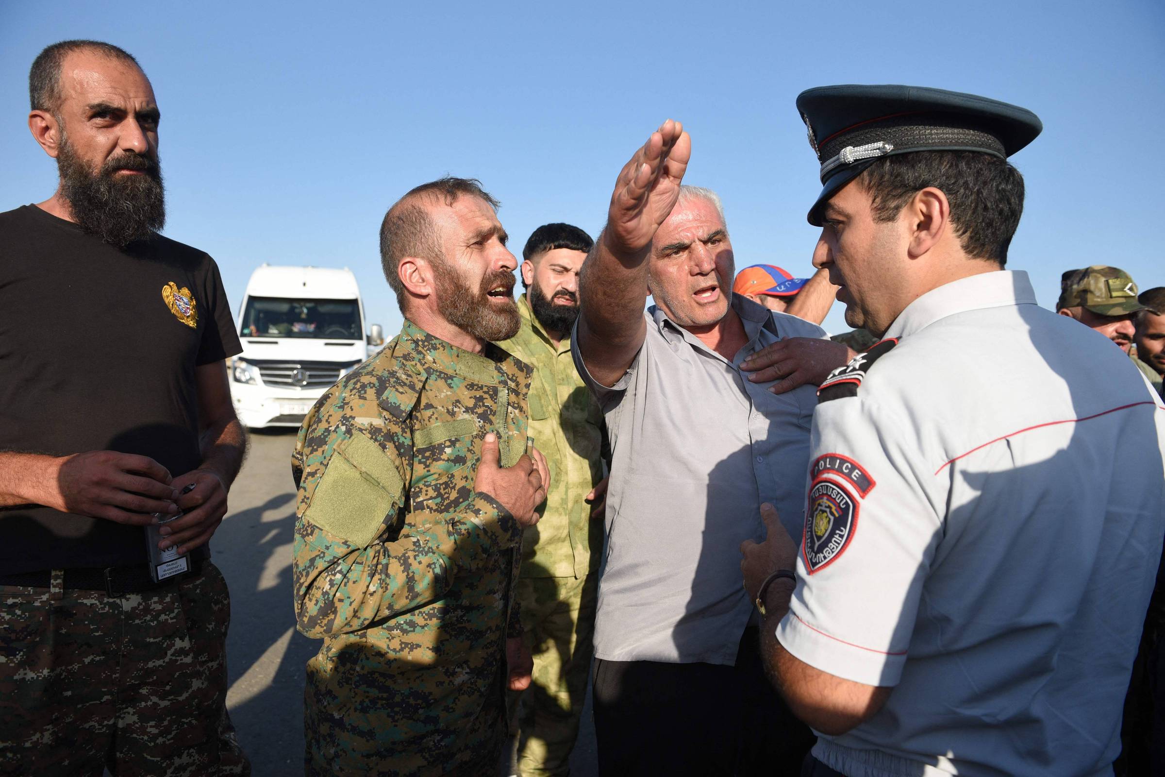 Nagorno-Karabakh: armênios étnicos fogem da morte, da guerra e da fome