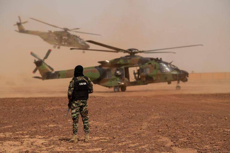 A França mantém bases no Djibouti, Gabão, Senegal e Costa do Marfim
