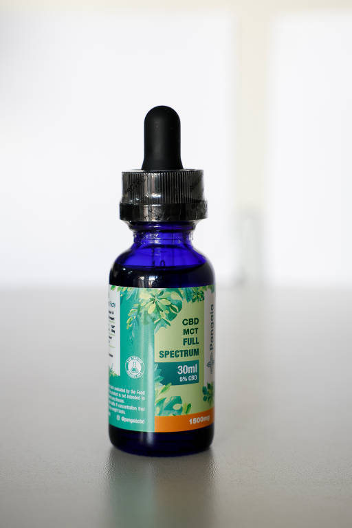 Óleo de maconha; esse tipo de produto é consumido em gotas via oral ou vaporizadas em bongs e vapes. Pode ter uso medicinal ou recreativo