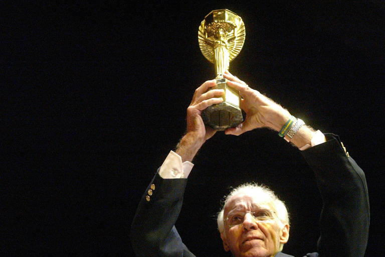 Morre Zagallo, o maior vencedor das Copas do Mundo, aos 92 anos