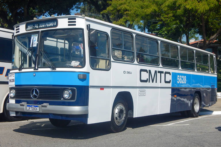 SPTrans manda que dono de ônibus histórico tire nome CMTC do veículo