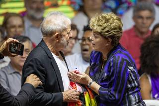 Os ex-presidentes Lula e Dilma Rousseff no Congresso do PT, em São Paulo