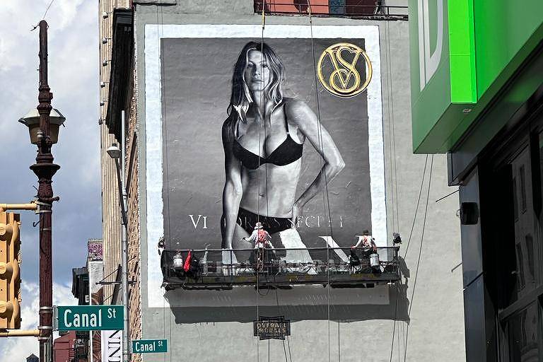 Fotos de Gisele Bündchen para Victoria's Secret começam a tomar as ruas de Nova York