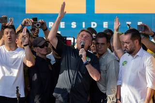 O presidente Jair Bolsonaro durante comício de campanha