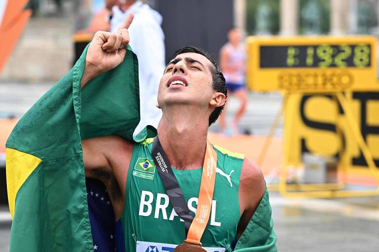 Caio Bonfim conquista medalha de bronze no Mundial de atletismo