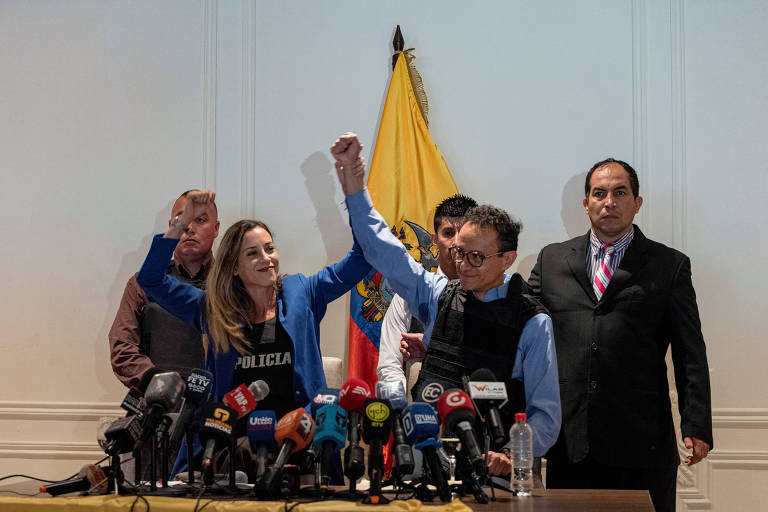 Equador elege presidente no 'pleito do colete à prova de balas' após assassinato